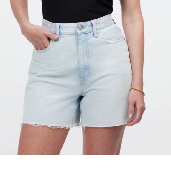 Madewell Pants - Madewell The '90s Mid-Length Jean Short in Pearlman Wash 31 new without tags